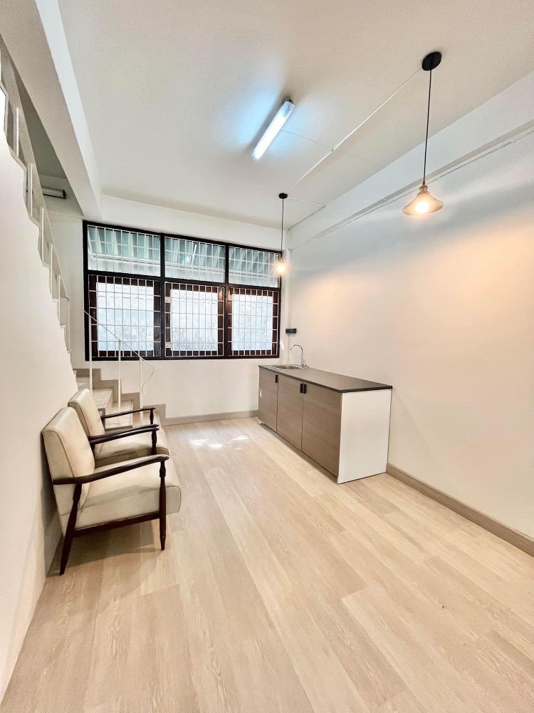 Home Office Thong Lo (Sukhumvit 55)