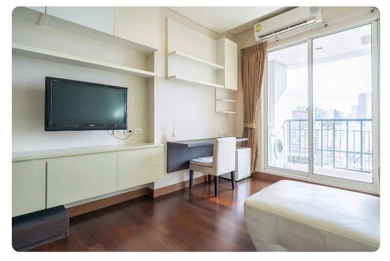 NS: For Sale!!  Ivy Thonglor