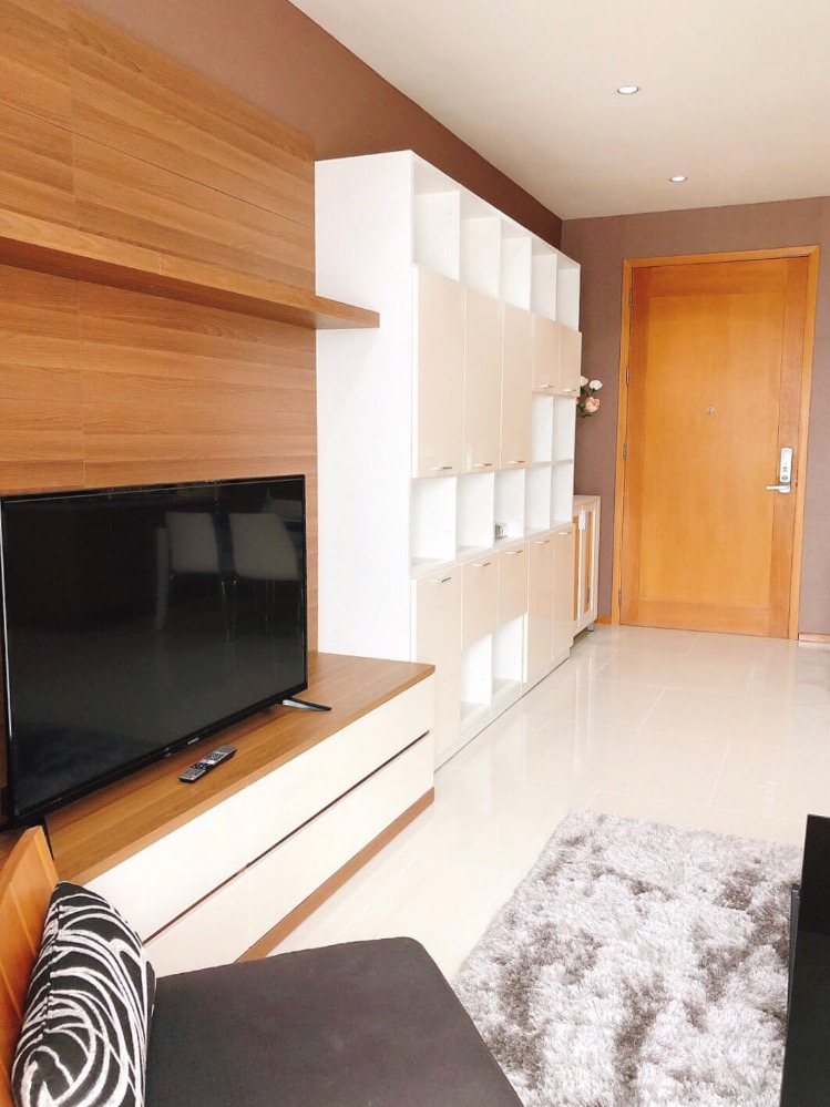 For Rent The Emporio Place Sukhumvit 24 1 bed 65sqm