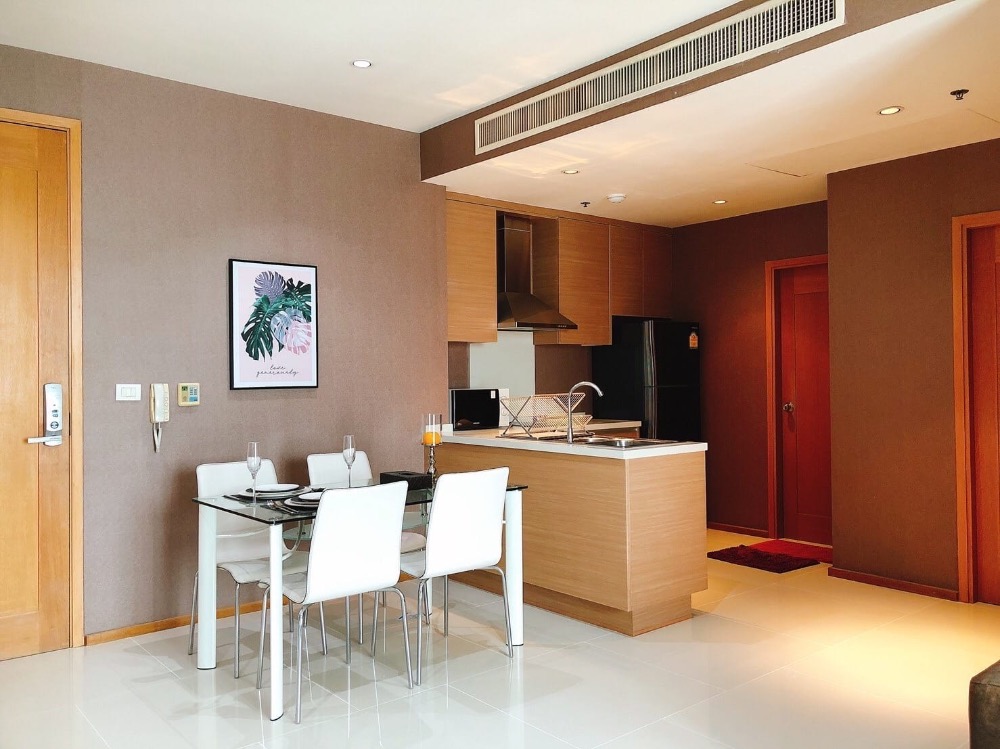 For Rent The Emporio Place Sukhumvit 24 1 bed 65sqm