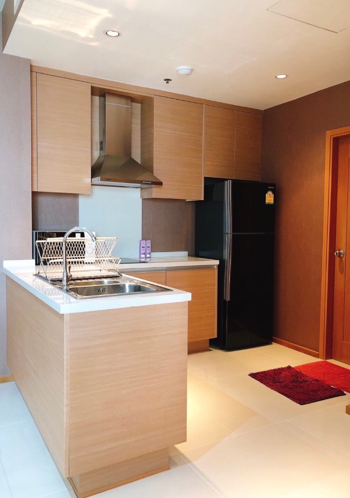 For Rent The Emporio Place Sukhumvit 24 1 bed 65sqm