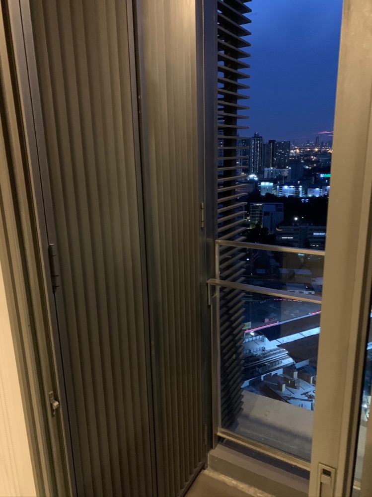 NS: For Sale!!  the room sukhumvit 69