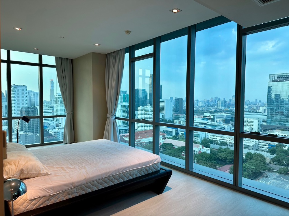 NS: For sale!!  The Room 21 Asoke