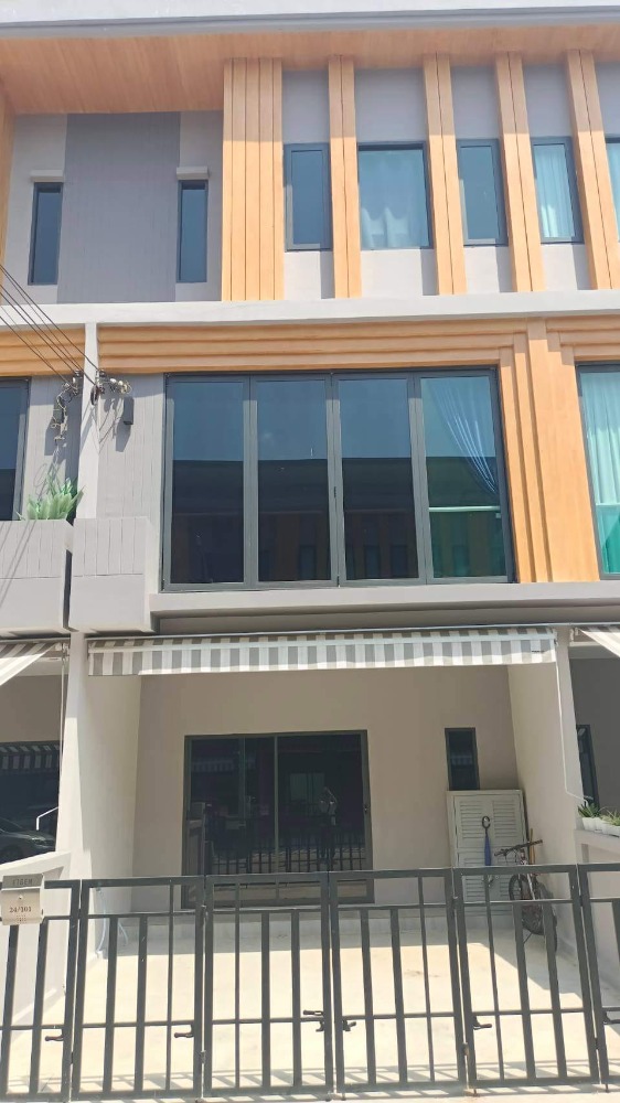 NS : For Rent Eigen Premium Townhome Pattanakarn