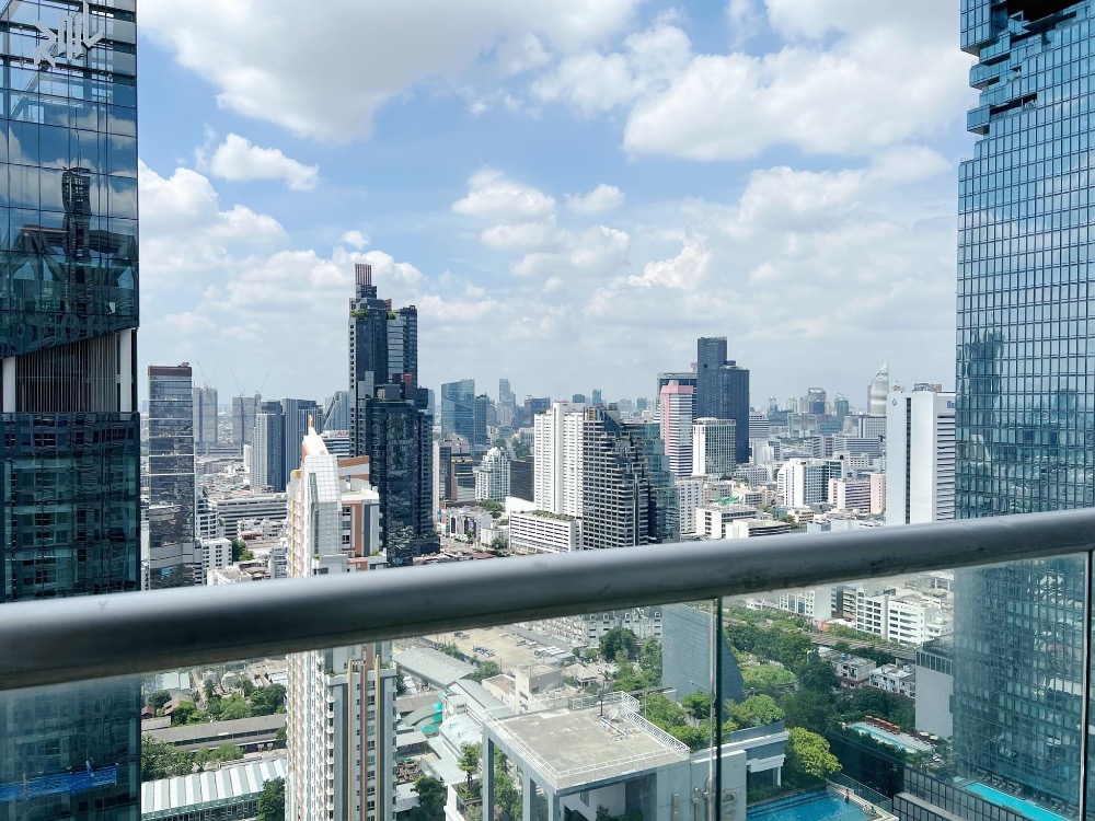 Ns: For Sale!!  Silom Suite